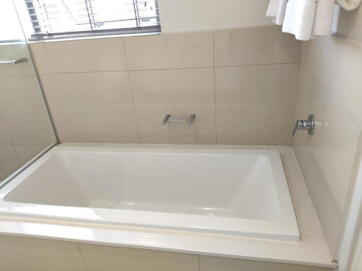Daisy Place Johannesburg Bagian luar foto